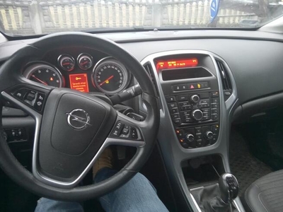 Opel Astra J