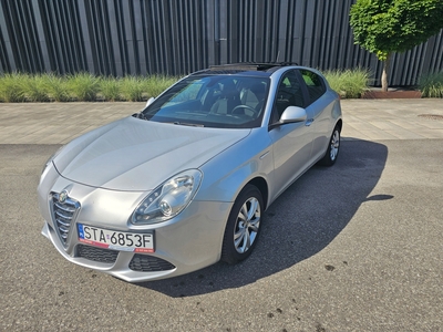 Alfa Romeo Giulietta Nuova II Hatchback 5d 1.4 TB 16V 105KM 2012