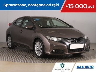 Honda Civic IX Hatchback 5d 1.8 i-VTEC 142KM 2012