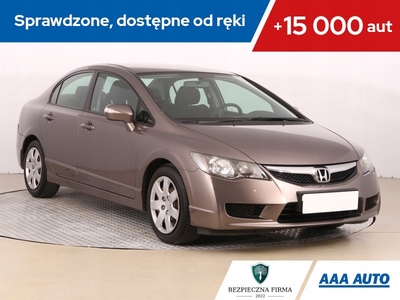 Honda Civic VIII Sedan 1.8 i-VTEC 140KM 2010