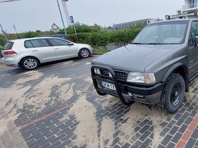 Isuzu Rodeo 2.6 benz/gaz 6 osób