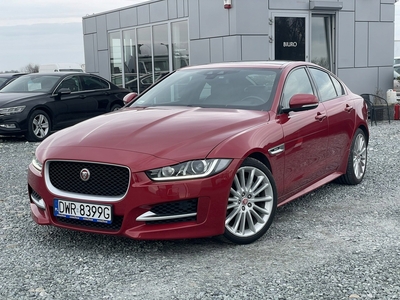 Jaguar XE Sedan 2.0 i4 180KM 2015