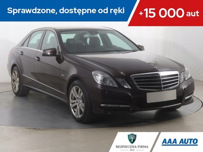 Mercedes Klasa E W212 Limuzyna 200 CGI BlueEFFICIENCY 184KM 2012