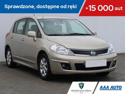 Nissan Tiida Hatchback Facelifting 1.6 110KM 2010