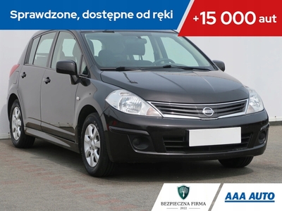 Nissan Tiida Hatchback Facelifting 1.6 110KM 2011