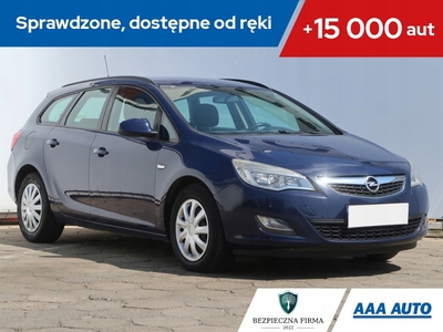 Opel Astra J Sports Tourer 1.7 CDTI ECOTEC 110KM 2011