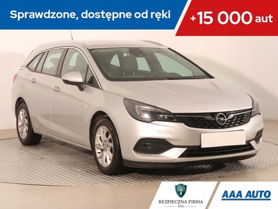 Opel Astra K Sportstourer Facelifting 1.2 Turbo 130KM 2019