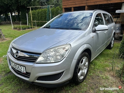 Opel Astra Kombi - 2007 - 1,7 CDTI -Klimatyzacja -Tempomat -Hak -Uszkodzony
