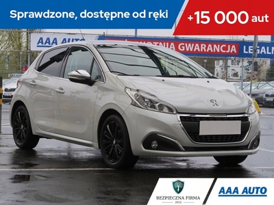 Peugeot 208 I Hatchback 5d Facelifting 1.2 PureTech 82KM 2015