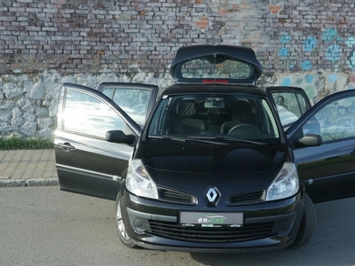 Renault Clio III Hatchback 5d 1.2 i 16V 75KM 2005