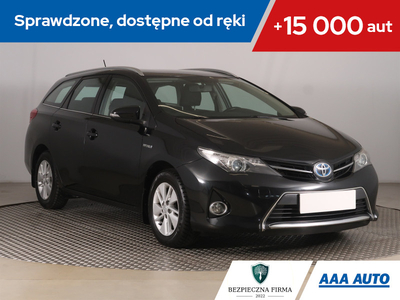 Toyota Auris II Touring Sports Hybrid 135 136KM 2014