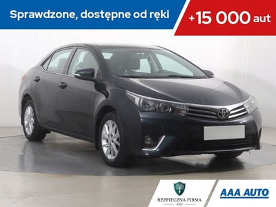 Toyota Corolla X Sedan Facelifting 1.6 Valvematic 132KM 2014