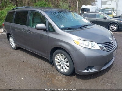 Toyota Sienna III 3.5 V6 266KM 2015