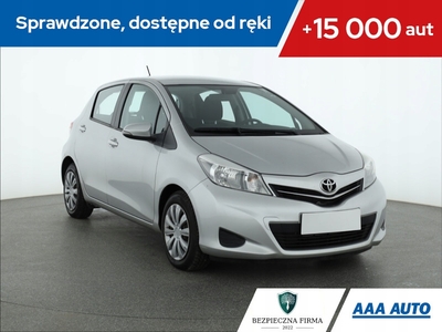 Toyota Yaris III Hatchback 5d Facelifting 1.33 Dual VVT-i 99KM 2014