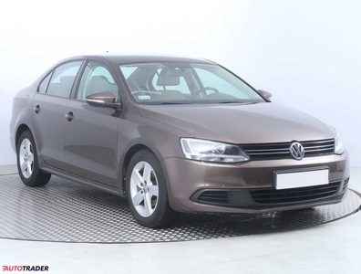 Volkswagen Jetta 1.2 103 KM 2011r. (Piaseczno)