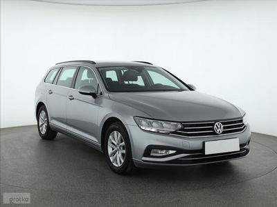 Volkswagen Passat B8 , Salon Polska, 1. Właściciel, Serwis ASO, VAT 23%, Navi,