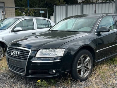 Audi A8 4,2 benzyna