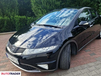 Honda Civic 1.8 benzyna 140 KM 2011r. (Kraków)