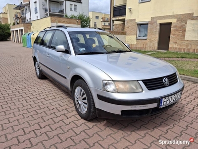 Volkswagen Passat kombi 1.8 z gazem 99rok długie opłaty