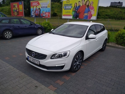 Volvo V60 2.0 D3 150 KM 2017 stan bdb bogata wersja