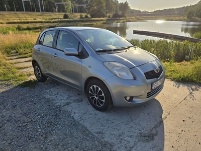 Yaris II 1.4 D4D 90KM bez DPF - pełne wyposażenie, wszystko działa!