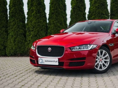 Jaguar XE Sedan 2.0 i4 180KM 2015