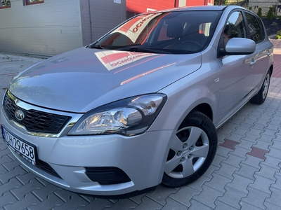 Kia Ceed I Hatchback 5d Facelifting 1.4 DOHC CVVT 90KM 2010