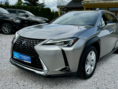 Lexus UX 2021