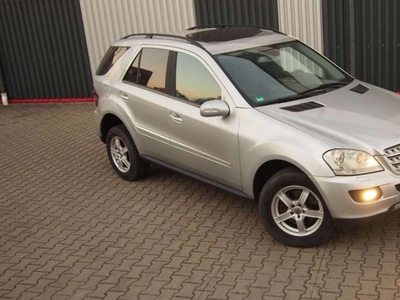 Mercedes Klasa M W164 Off-roader 3.0 V6 (320 CDI) 224KM 2007