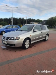 Nissan almera