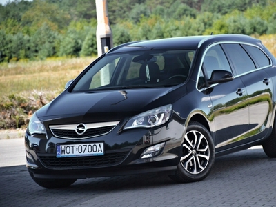 Opel Astra J Sports Tourer 1.4 Turbo ECOTEC 140KM 2012