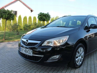 Opel Astra J Sports Tourer 1.4 Twinport ECOTEC 100KM 2010