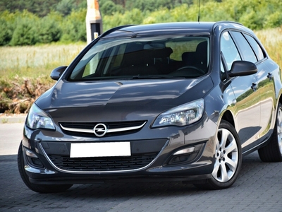 Opel Astra J Sports Tourer Facelifting 1.4 Turbo ECOTEC 120KM 2013