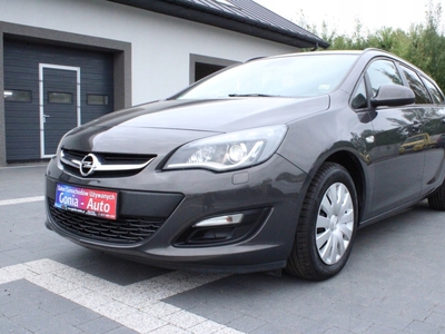 Opel Astra J Sports Tourer Facelifting 1.4 Turbo ECOTEC 140KM 2013