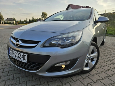 Opel Astra J Sports Tourer Facelifting 1.4 Turbo ECOTEC 140KM 2014