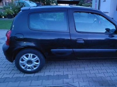 Renault Clio 1.5 2003r lift diesel oszczędny