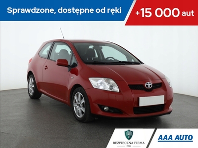 Toyota Auris I Hatchback 2.0 D-4D 125KM 2007