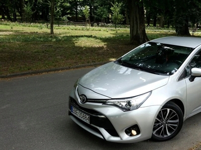 Toyota Avensis III Sedan Facelifting 2015 2.0 D-4D 143KM 2017