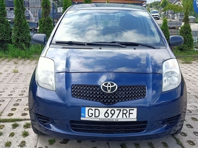 Toyota Yaris 2 / 1.3 Benzyna / Klimatyzacja / 5 drzwi / Salon Polska