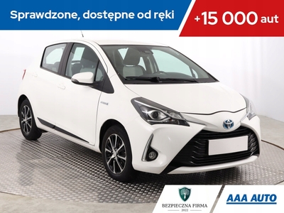 Toyota Yaris III Hatchback 5d Facelifting 2017 1.5 Hybrid 100KM 2018