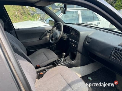 VW Passat 1.8 benzyna