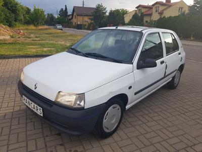 Używane Renault Clio - 9 900 PLN, 30 955 km, 1992