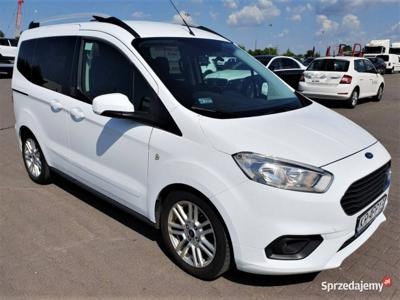 Ford Tourneo Courier Inna