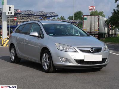 Opel Astra 1.6 113 KM 2011r. (Piaseczno)