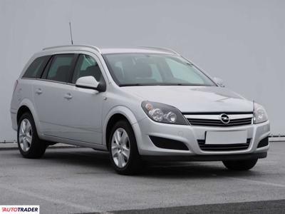 Opel Astra 1.6 113 KM 2011r. (Piaseczno)