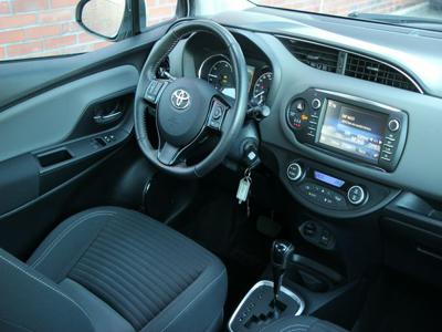Toyota Yaris HYBRID100*Aut*Klimatronik*Radar*AsysToru*Kamera*GrzFot*Esp*GwarVGS !!! III (2011-2019)