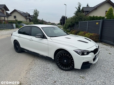 BMW Seria 3 330i Advantage sport