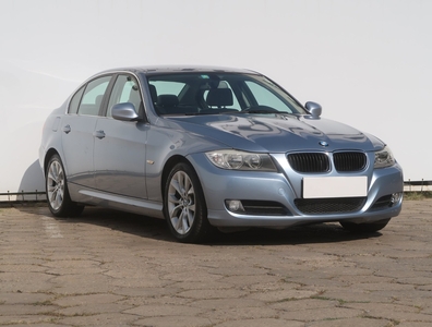 BMW SERIA 3 IV (E90/E91/E92/E93) BMW SERIA 3 , Automat, Klimatronic, Parktronic, Podgrzewane siedzienia