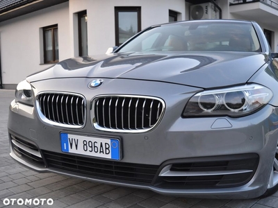 BMW Seria 5 520d xDrive Luxury Line