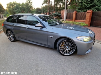 BMW Seria 5 530d xDrive Touring Sport-Aut